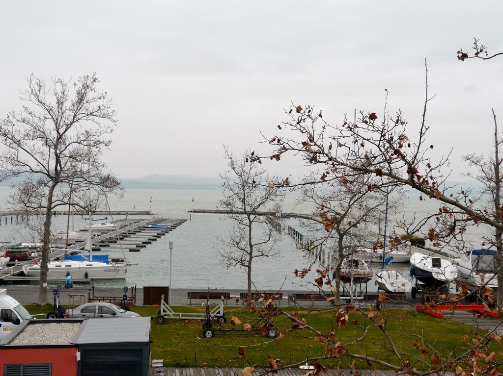 Gemini Superior Apartman & Yacht Balatonlelle Eksteriør billede